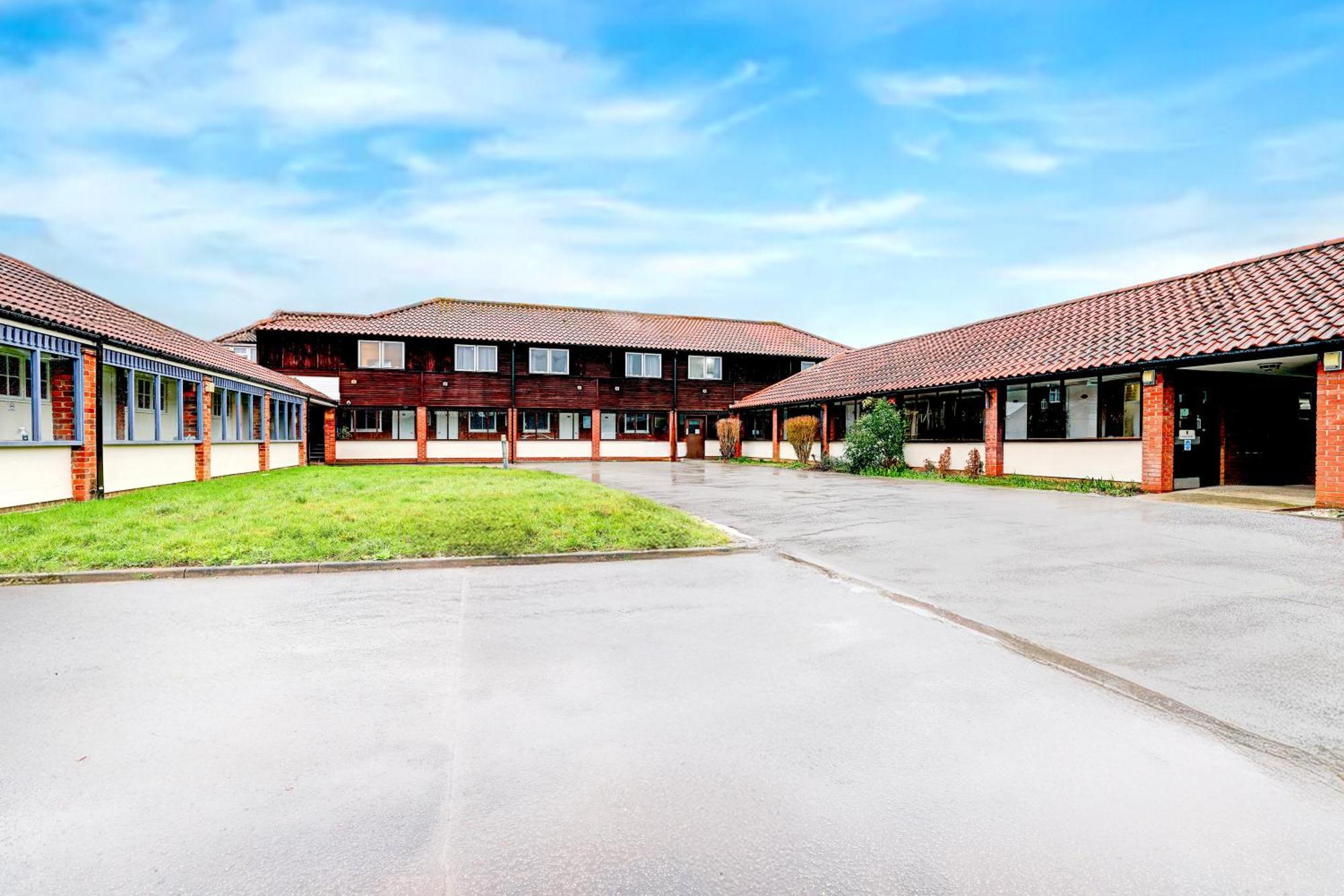 Oyo The Rivenhall Hotel In Witham, Chelmsford Exterior photo